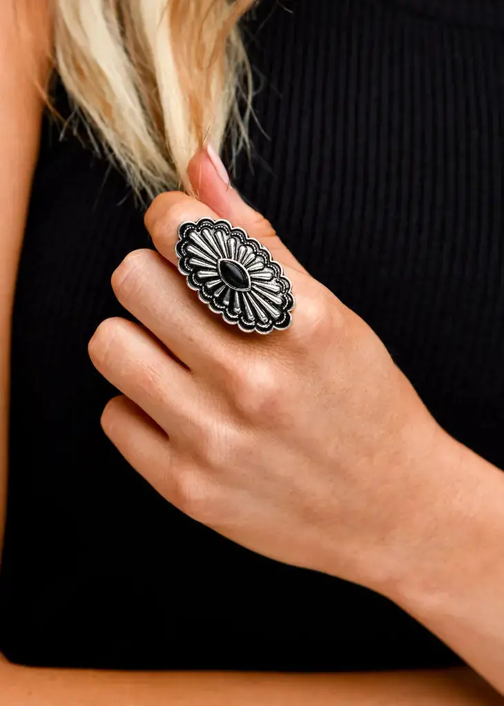 Adjustable Oval Concho Ring With Black Accent 1