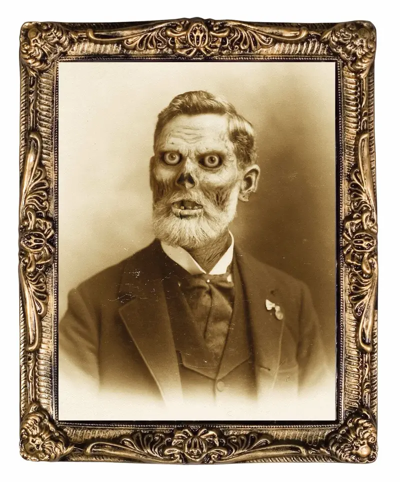 "Changing Portrait - Pappy Fungus" Hanging Halloween Decoration 1