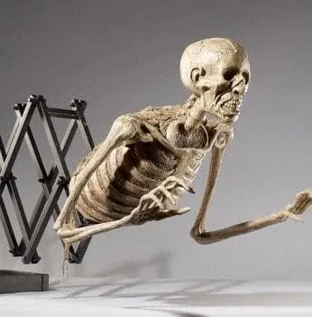 "Corpse Extender" Skeleton Halloween Animatronic 1