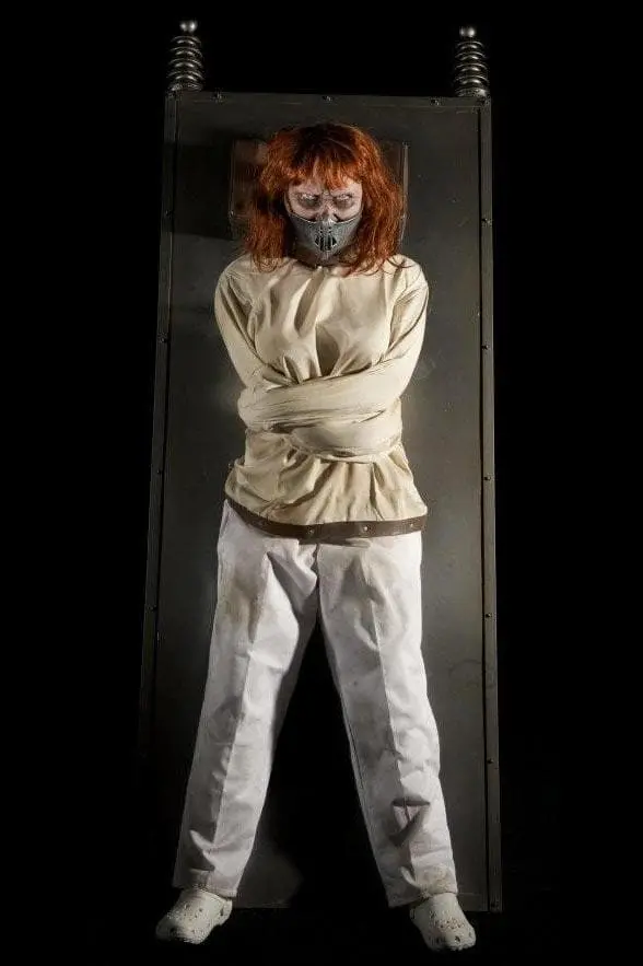 "Crazy Kristen" Halloween Animatronic 1