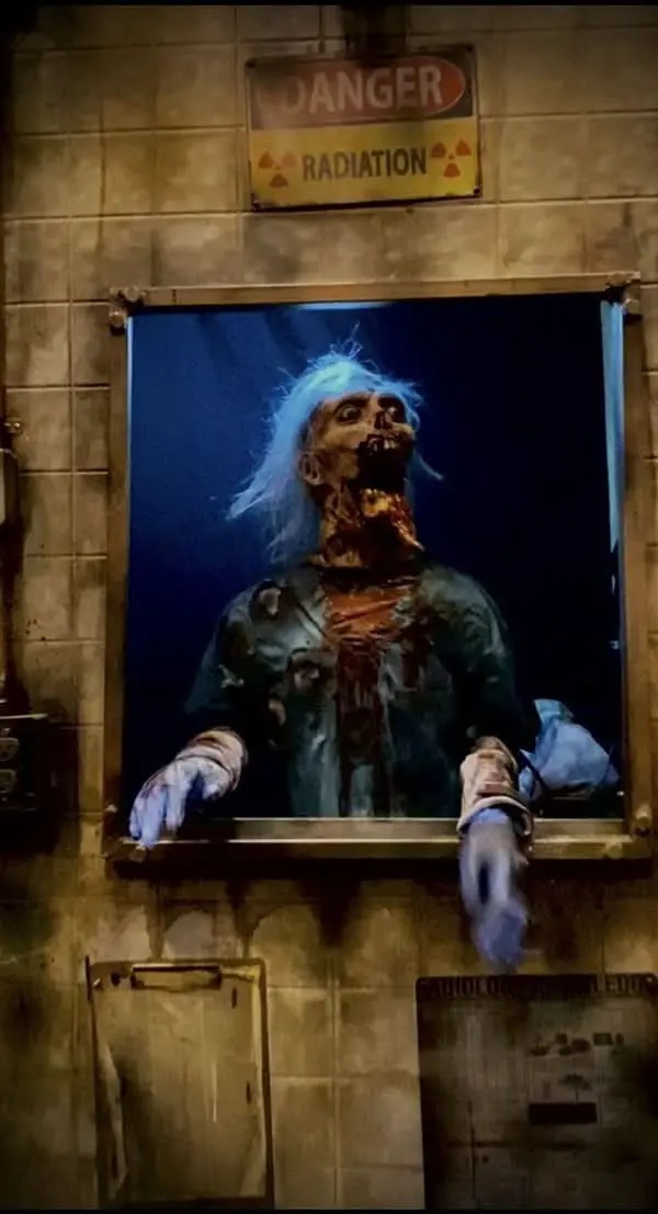 Dr. Bones Halloween Animatronic 1