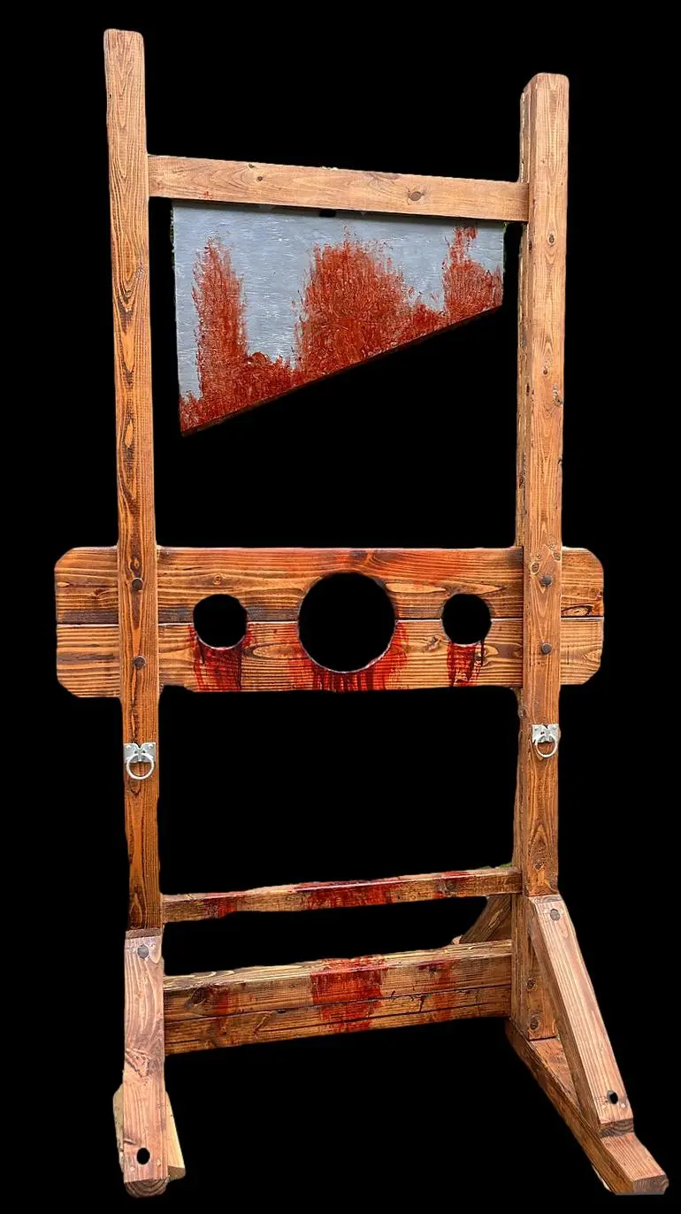 "Life Size Guillotine" Halloween Prop 1