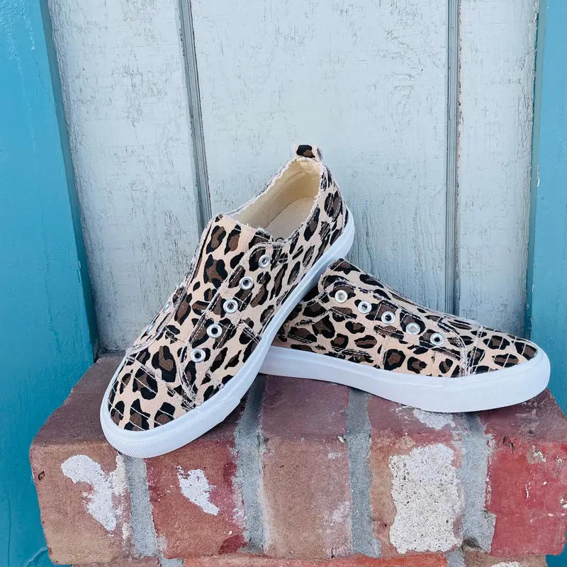 Lovely Leopard Canvas Shoe 1