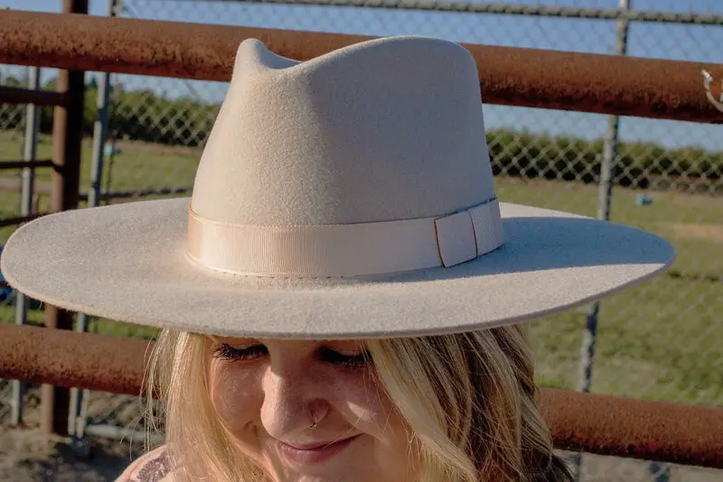 Pinch Front Felt Hat-Silver Belly 1
