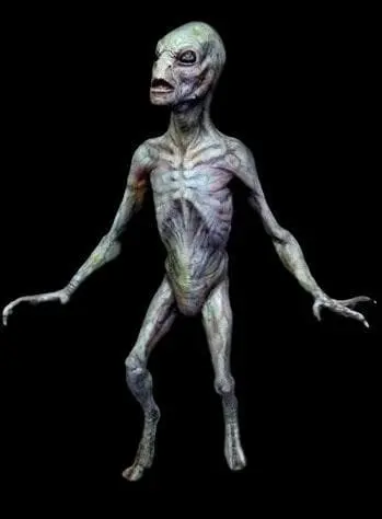 "Reptilian Alien" Professional Halloween Prop - 3 Foot 1