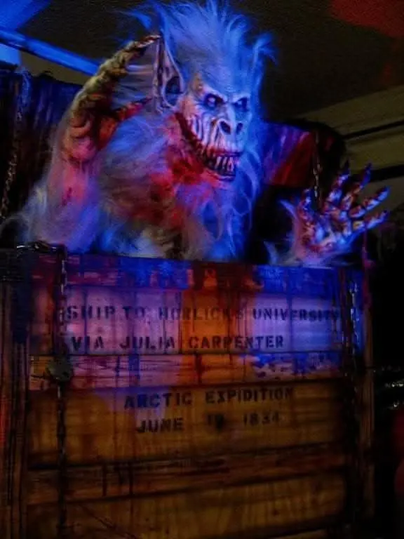 "The Crate Beast" Professional Werewolf Halloween Prop 1