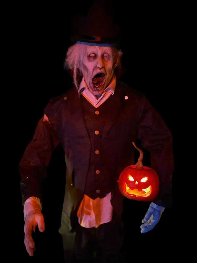 "The Walker" Professional Halloween Prop 1