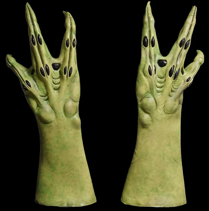 "Ultimate Alien Hands- Green" Deluxe Latex Halloween Costume Gloves 1