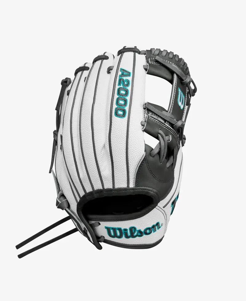 Wilson A2000 Fastpitch Series P12 12" Pitcher's Glove (Rht) 1
