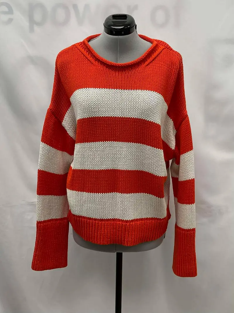 Women's Banana Republic Long Sleeve Sweater, Medium 1