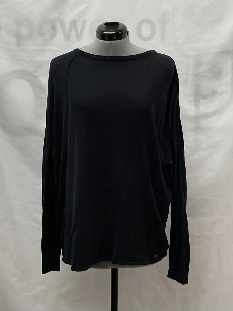 Women's Bench Long Sleeve Top, Medium 1