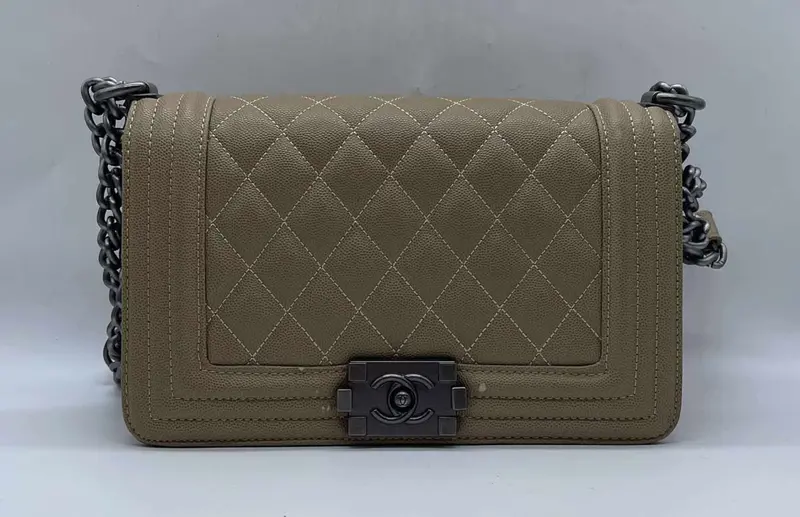Women's Channel Purse 1