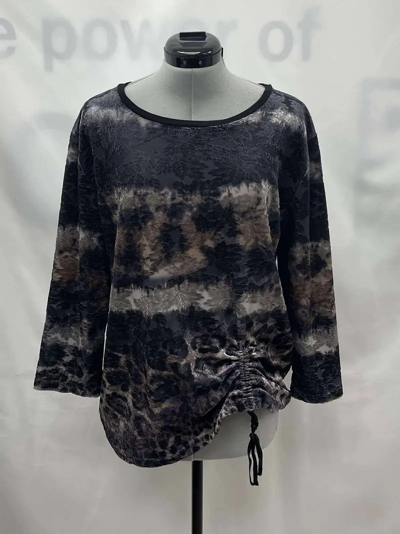 Women's Compliments Long Sleeve Top, Medium 1