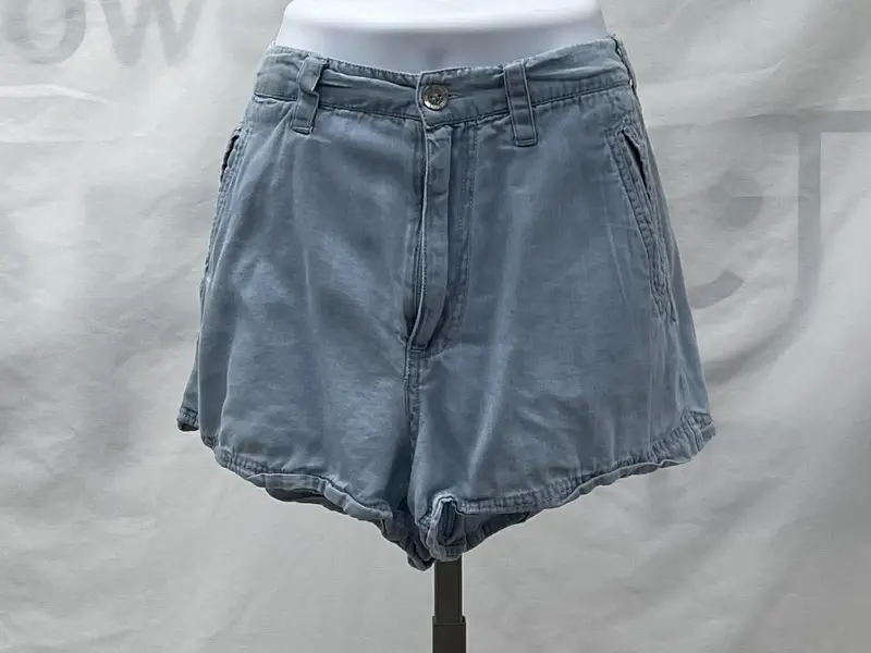 Women's Guess Shorts, Medium 1