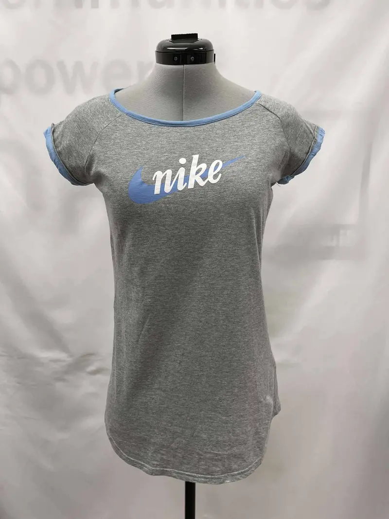 Women's Nike T-Shirt, Medium 1