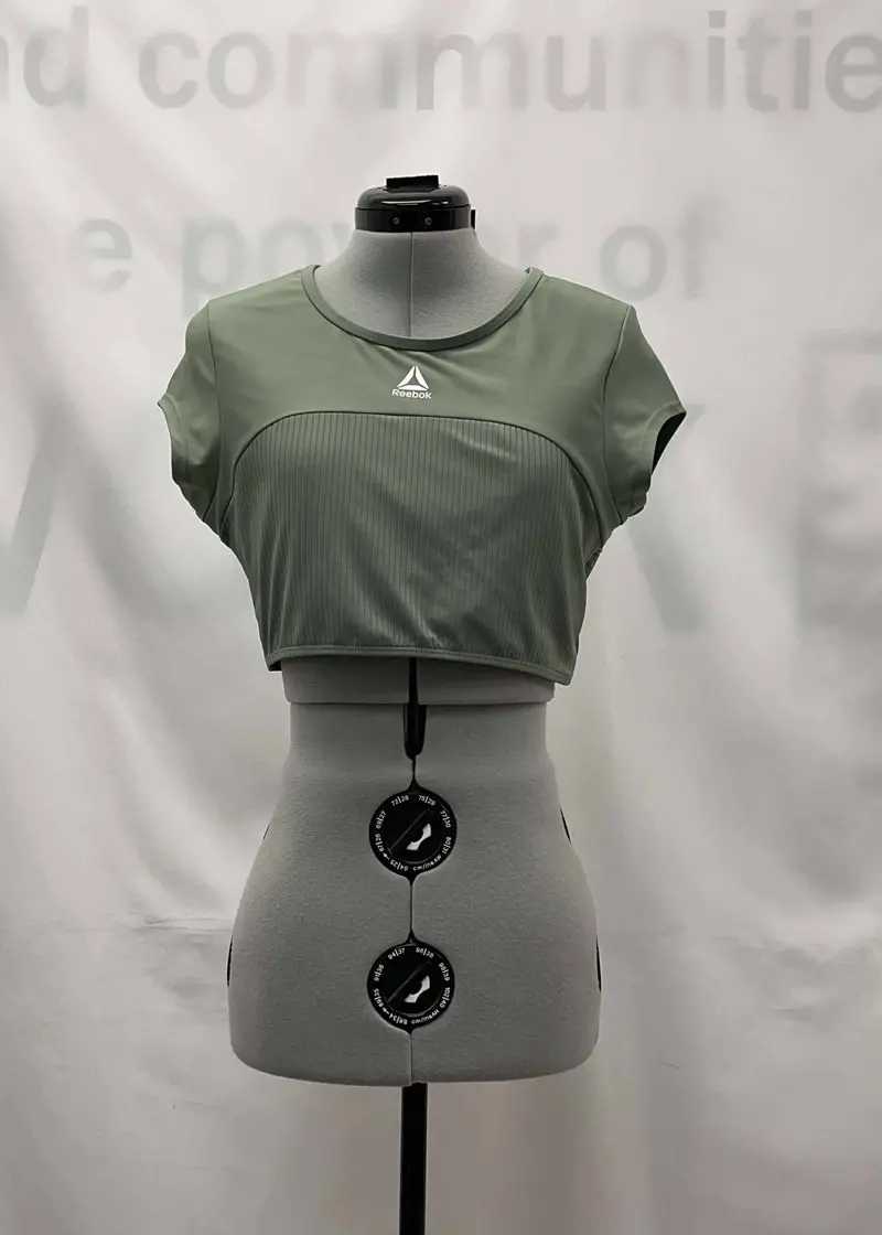 Women's Reebok Short Sleeve Top, Medium 1