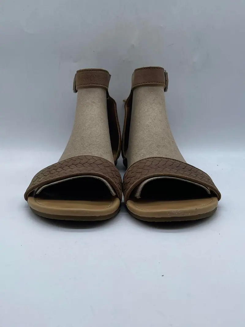 Women's Roots Sandals, 8.5 1